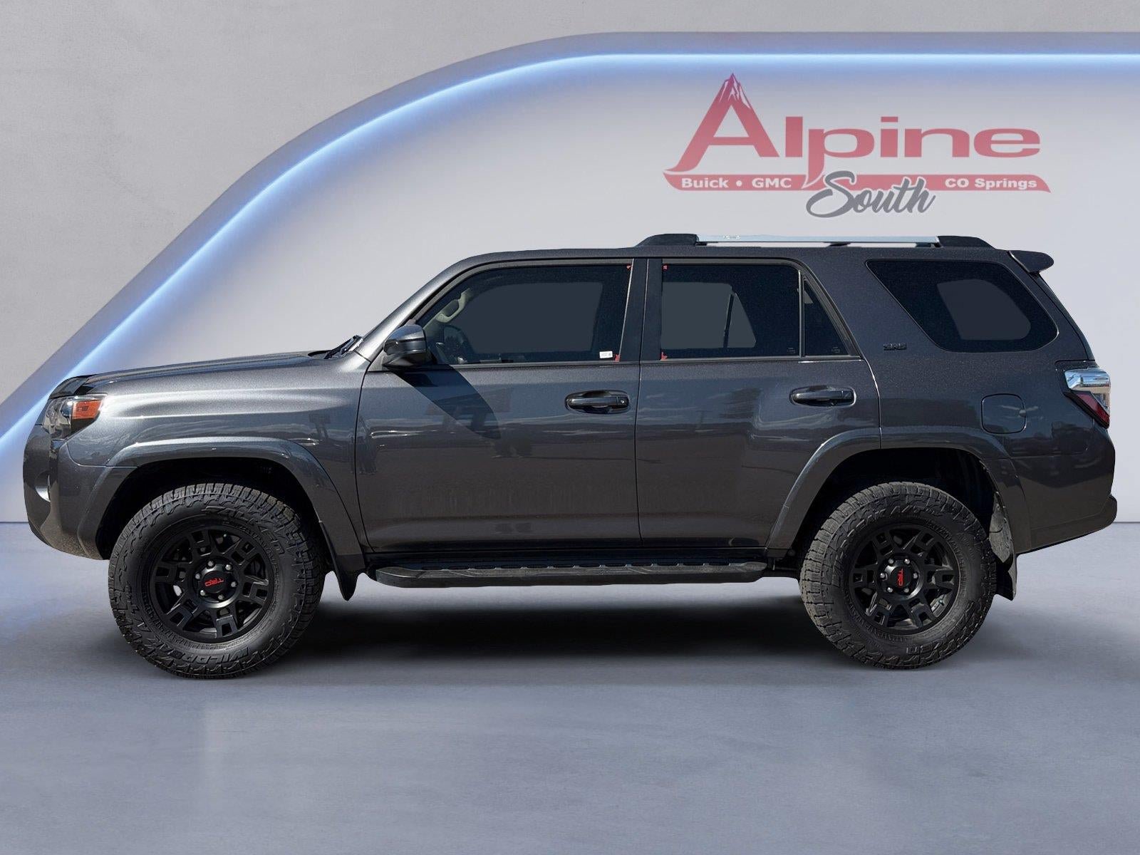 Used 2023 Toyota 4Runner SR5 AWD/4WD image 2