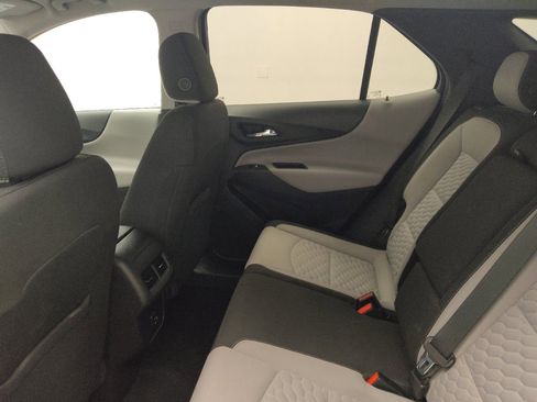 Used 2020 Chevrolet Equinox LS w/ LS Convenience Package image 18