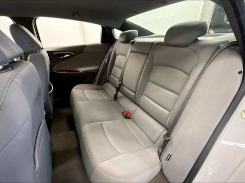 Used 2021 Chevrolet Malibu LT FWD image 22