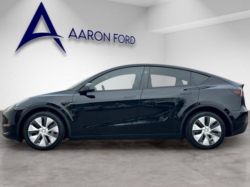 Used 2023 Tesla Model Y Long Range image 2