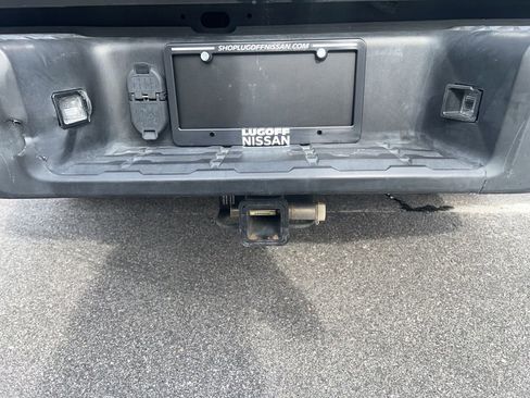 Used 2023 Nissan Frontier SV w/ Technology Package image 11