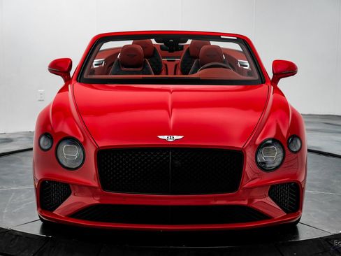 Used 2022 Bentley Continental GT image 32