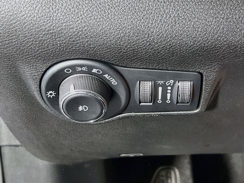 Used 2022 Jeep Compass Latitude w/ Sun and Sound Group AWD/4WD image 10