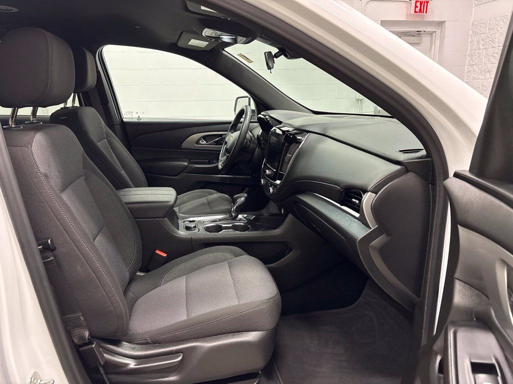 Used 2023 Chevrolet Traverse LT AWD/4WD image 36
