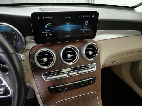 Certified 2022 Mercedes-Benz GLC 300 4MATIC w/ Premium Package Lite image 19