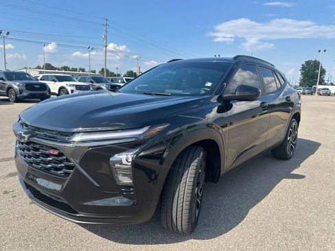 Used 2024 Chevrolet Trax RS w/ Sunroof Package FWD image 29