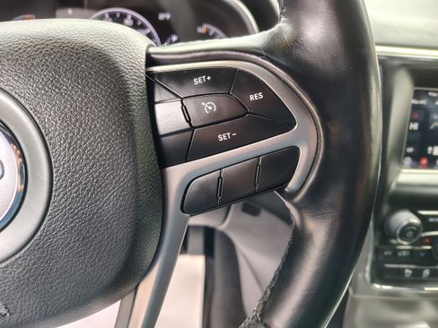 Certified 2021 Jeep Grand Cherokee Laredo image 30