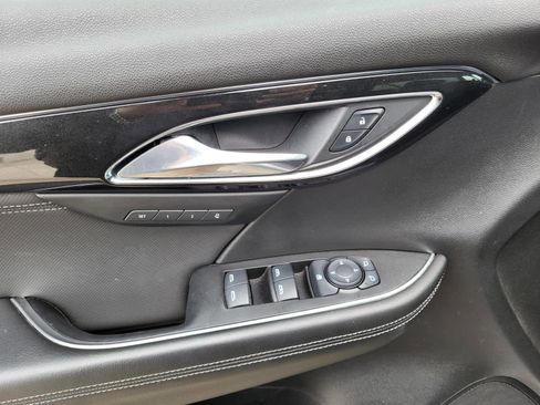 Used 2024 Buick Envision Preferred image 16