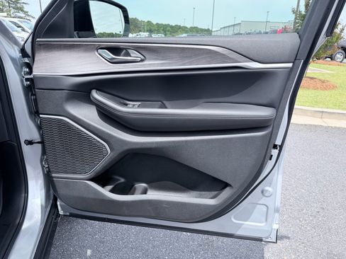 New 2026 Jeep Grand Cherokee L Limited RWD image 33