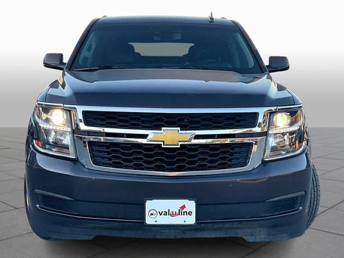 Used 2018 Chevrolet Suburban LT image 3