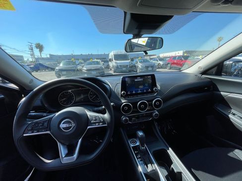 Used 2025 Nissan Sentra SV image 33