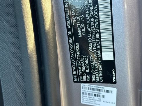 New 2026 Volvo XC60 B5 Plus w/ Climate Package AWD/4WD image 28