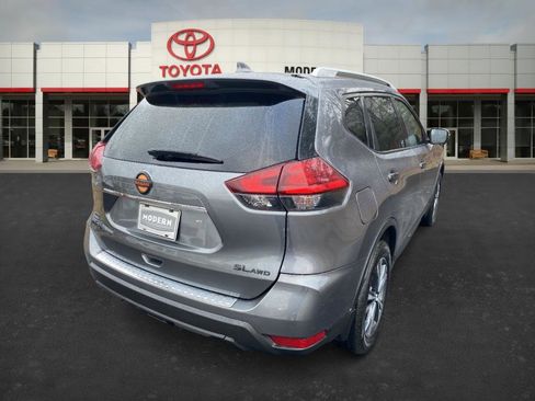 Used 2017 Nissan Rogue SL w/ SL Premium Package image 5