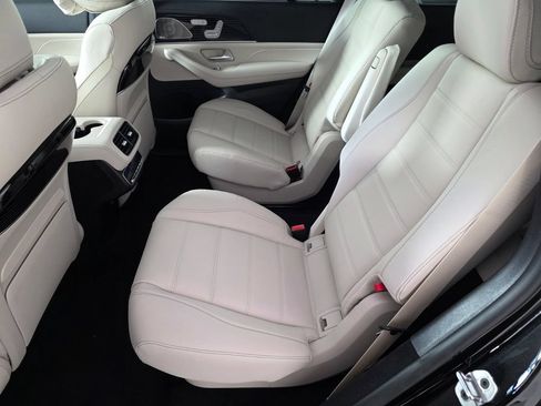 New 2026 Mercedes-Benz GLS 580 4MATIC image 11