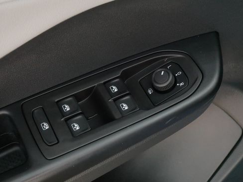Used 2024 Volkswagen Taos SE AWD/4WD image 19