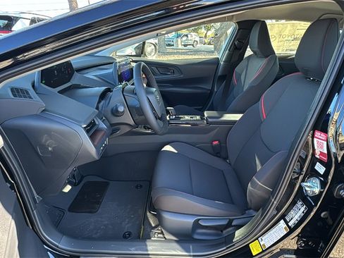 New 2026 Toyota Prius SE image 18