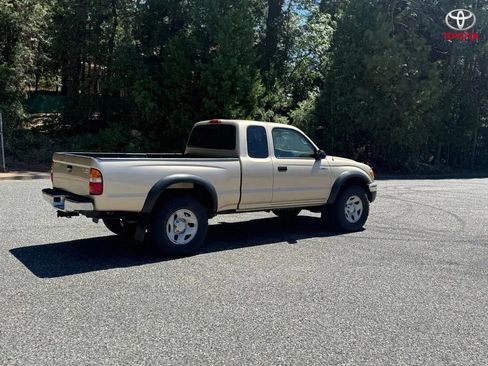 Used 2004 Toyota Tacoma PreRunner image 7