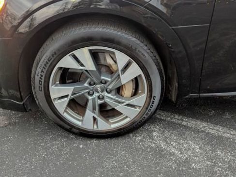 Used 2021 Audi e-tron Prestige image 9