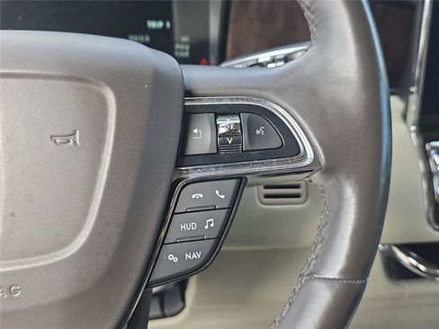 Used 2018 Lincoln Navigator Reserve w/ Technology Package image 28