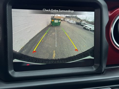 Used 2023 Jeep Wrangler Unlimited Rubicon w/ Cold Weather Group image 31