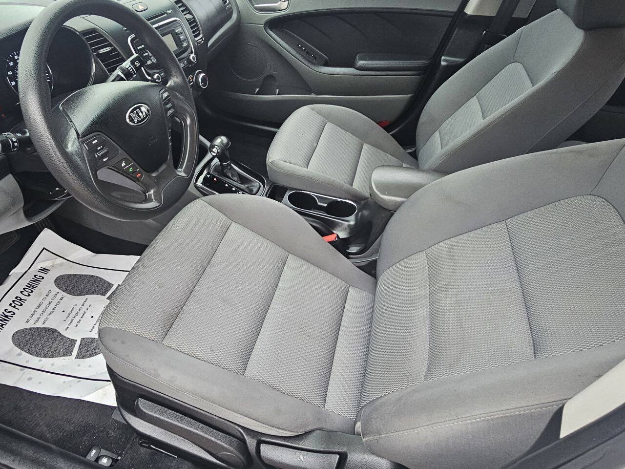 Used 2017 Kia Forte LX FWD image 9