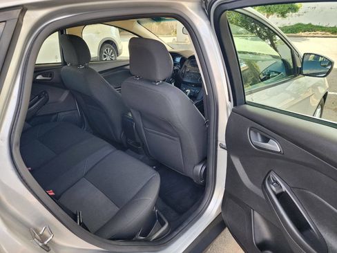Used 2015 Ford Focus SE image 16