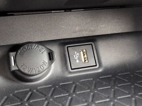 Certified 2025 Toyota RAV4 LE FWD image 21