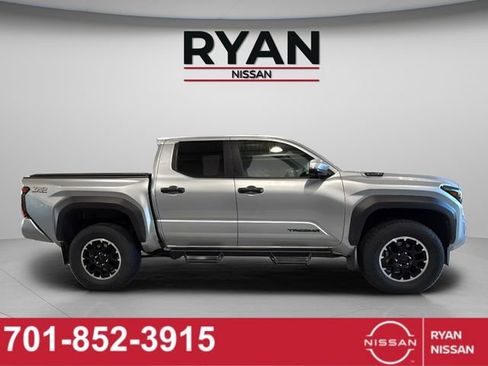Used 2024 Toyota Tacoma TRD Off-Road w/ TRD Off Road Premium Package image 18