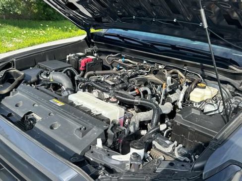 Used 2025 Toyota Tacoma SR5 w/ SR5 Upgrade Package AWD/4WD image 44