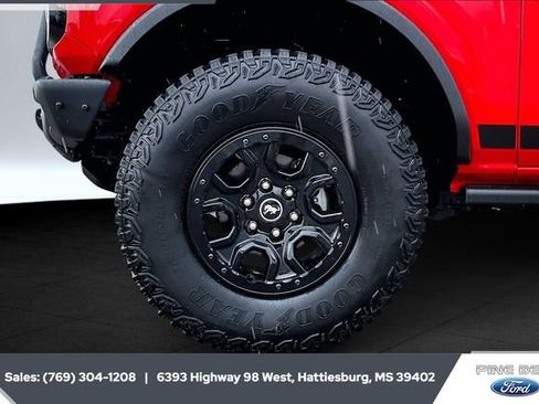 Used 2024 Ford Bronco Wildtrak image 7