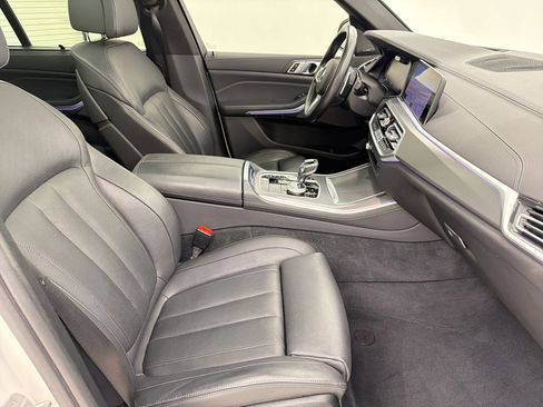 Used 2020 BMW X5 xDrive40i w/ M Sport Package image 31