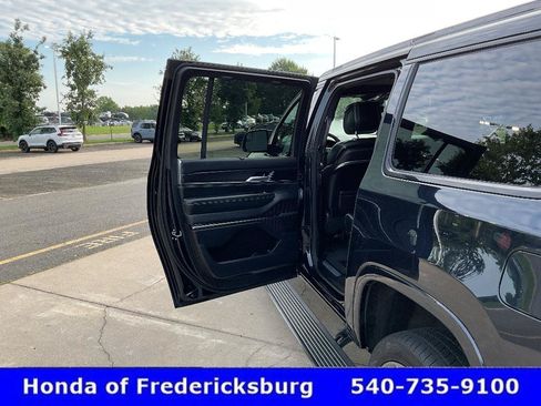 Used 2024 Jeep Grand Wagoneer L Series II w/ Quick Order Packagew 28T AWD/4WD image 18