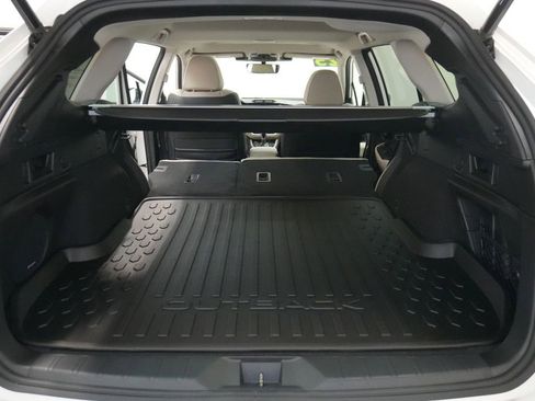 New 2025 Subaru Outback Limited image 25