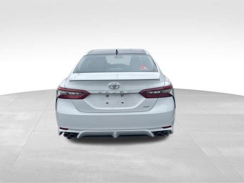 Used 2022 Toyota Camry XSE FWD image 4