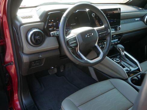 Used 2025 Chevrolet Colorado ZR2 w/ Technology Package AWD/4WD image 22