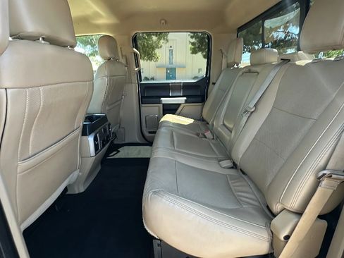 Used 2018 Ford F250 Lariat w/ Lariat Value Package RWD image 12
