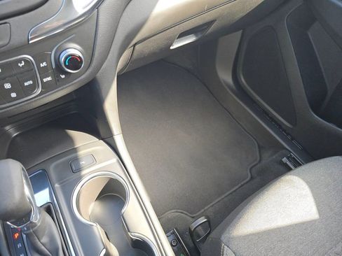 Used 2024 Chevrolet Equinox LT FWD image 31