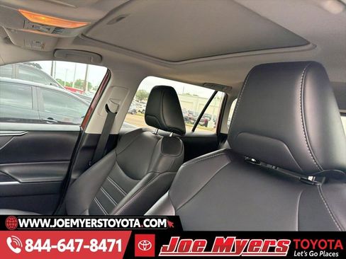 Used 2019 Toyota RAV4 XLE Premium w/ Advanced Technology Package image 4