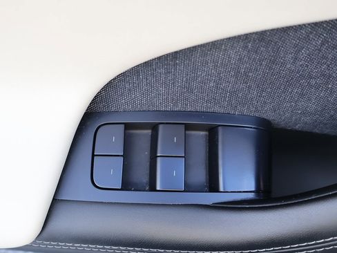 Used 2021 Tesla Model S Plaid image 42