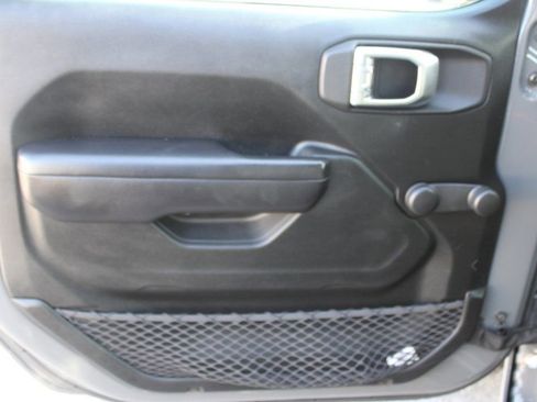 Used 2020 Jeep Wrangler Unlimited Sport image 9