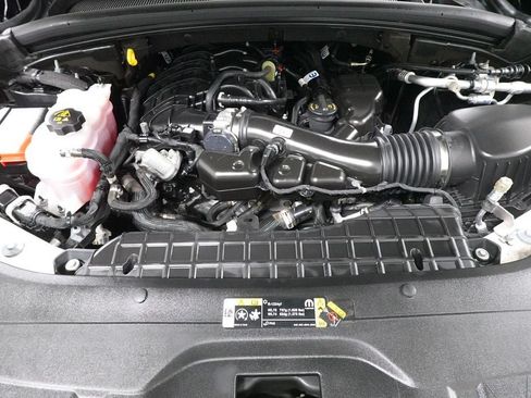 Used 2023 Jeep Grand Cherokee L Laredo AWD/4WD image 34