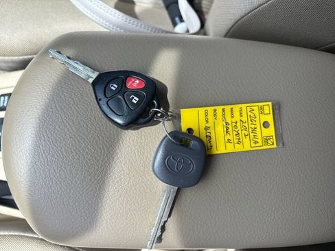 Used 2012 Toyota RAV4 FWD image 28
