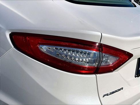 Used 2016 Ford Fusion SE image 29