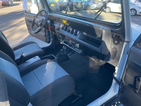 Used 1993 Jeep Wrangler 4WD image 11