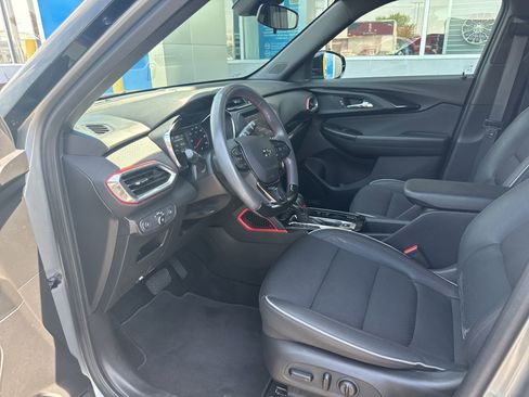 Used 2023 Chevrolet TrailBlazer RS FWD image 17