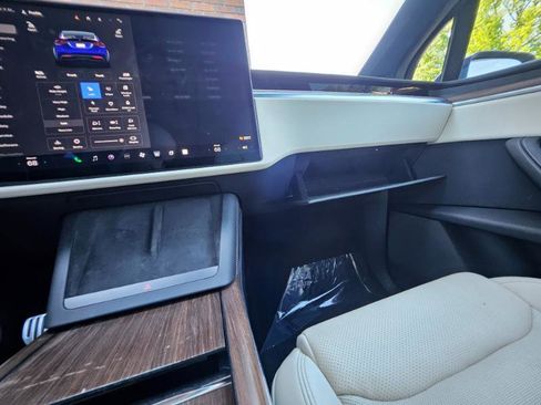 Used 2023 Tesla Model X image 52