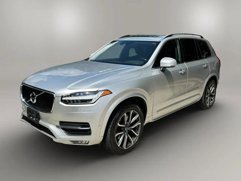 Used 2017 Volvo XC90 T6 Momentum w/ Vision Package AWD/4WD image 6