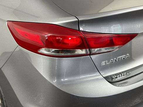 Used 2018 Hyundai Elantra SEL image 35