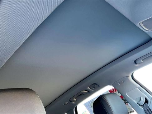 Used 2023 Audi Q5 2.0T Premium w/ Convenience Package image 13