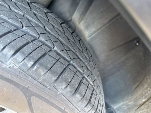 Used 2022 Toyota RAV4 XLE image 13